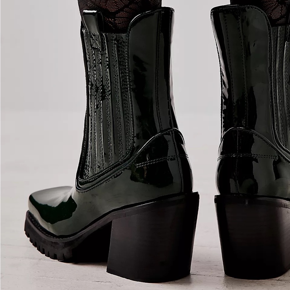 ✨HP✨ NIB JC PATENT MOTO BOOTS (8.5) - Picture 4 of 15